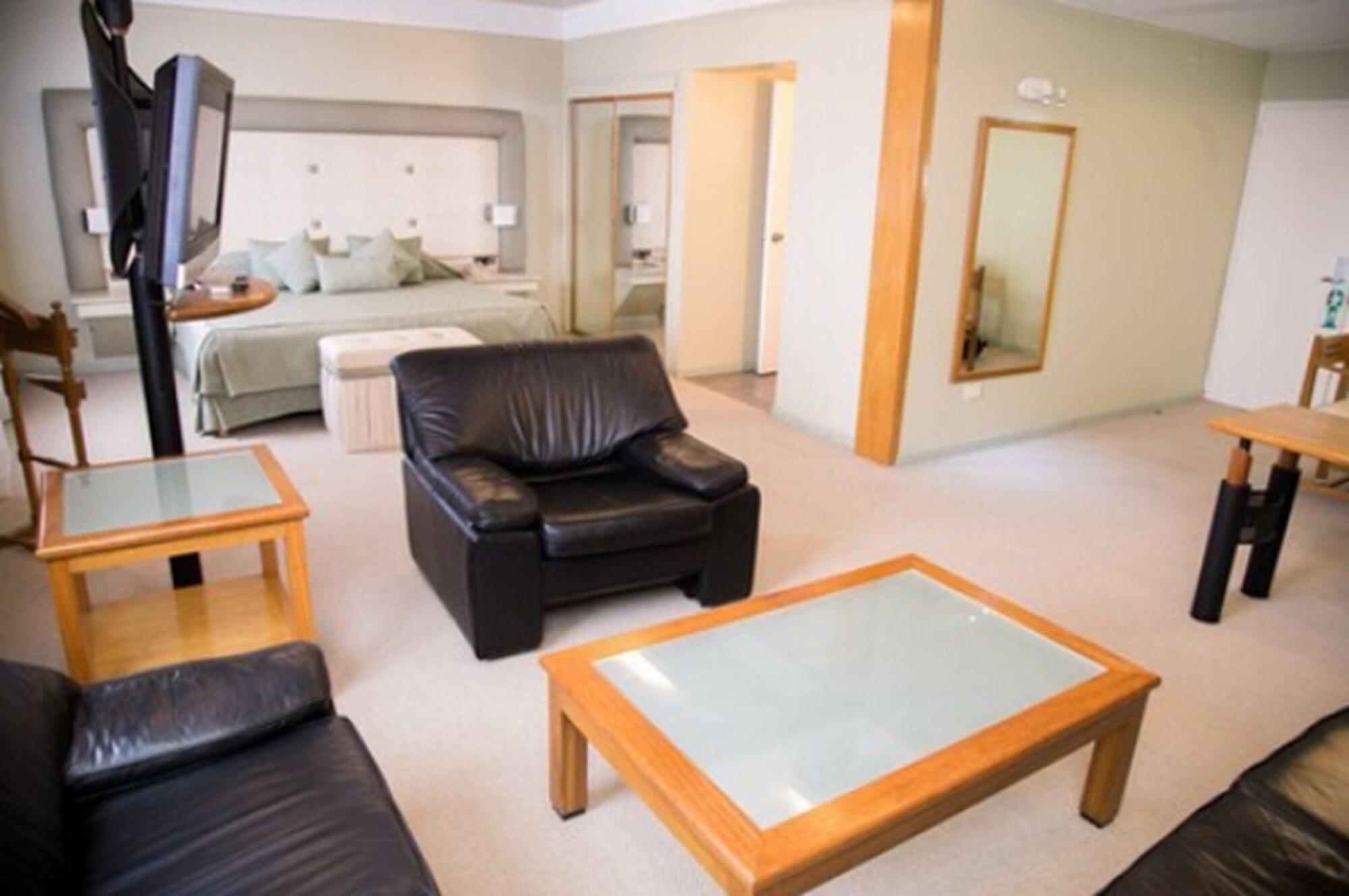 Alkazar Hotel 4*