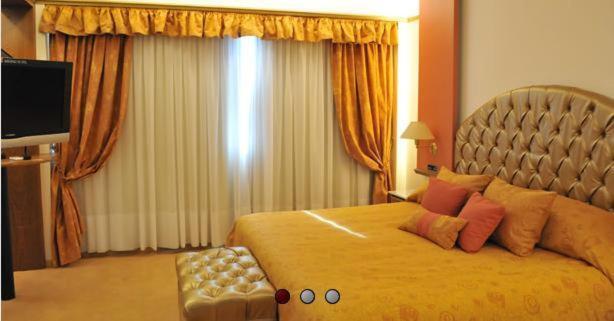 Alkazar Hotel San Juan